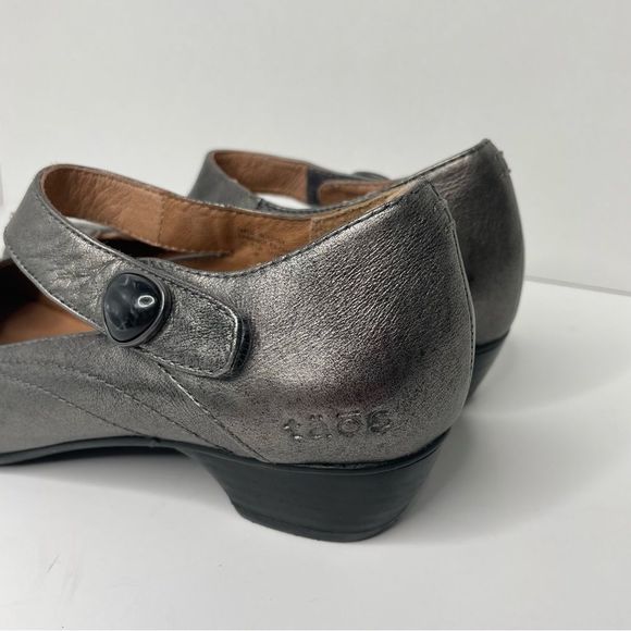 Stylish Dark Grey Metallic Mary Jane Shoes Taos 7M - Picture 7 of 10